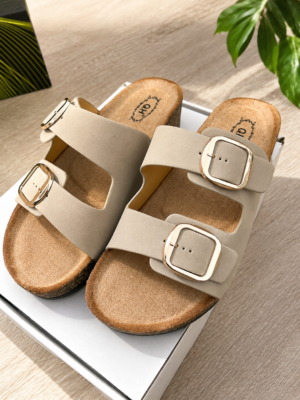 67395b23-d6b2-4f64-adc0-e559453465ba Mulle femme